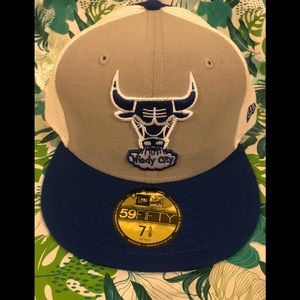 Chicago Bulls Windy City goat fitted hat sizes 71/4 and 75/8